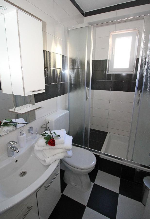 Apartmani Bozena Makarská Exteriér fotografie